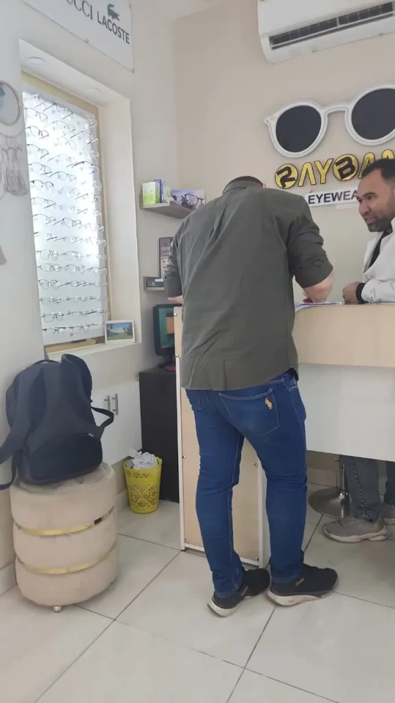بحوث تسويق سوق النظارات